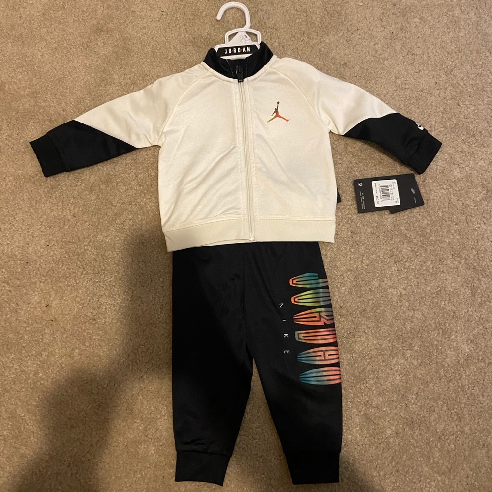 Nike Jordan 2pc track suit